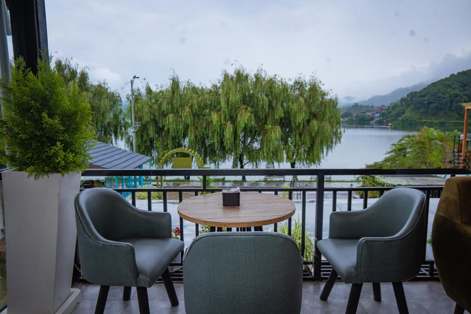 Majestic Lake Front Hotel & Suites Pokhara Eksteriør bilde