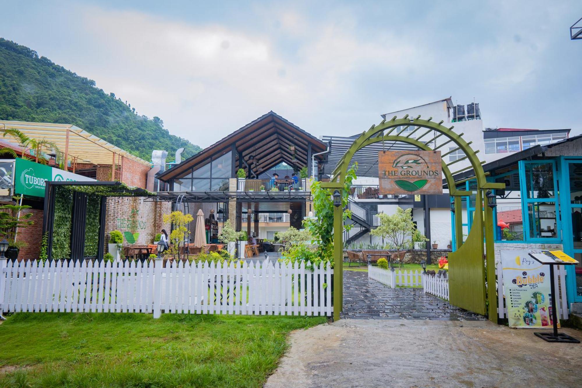 Majestic Lake Front Hotel & Suites Pokhara Eksteriør bilde