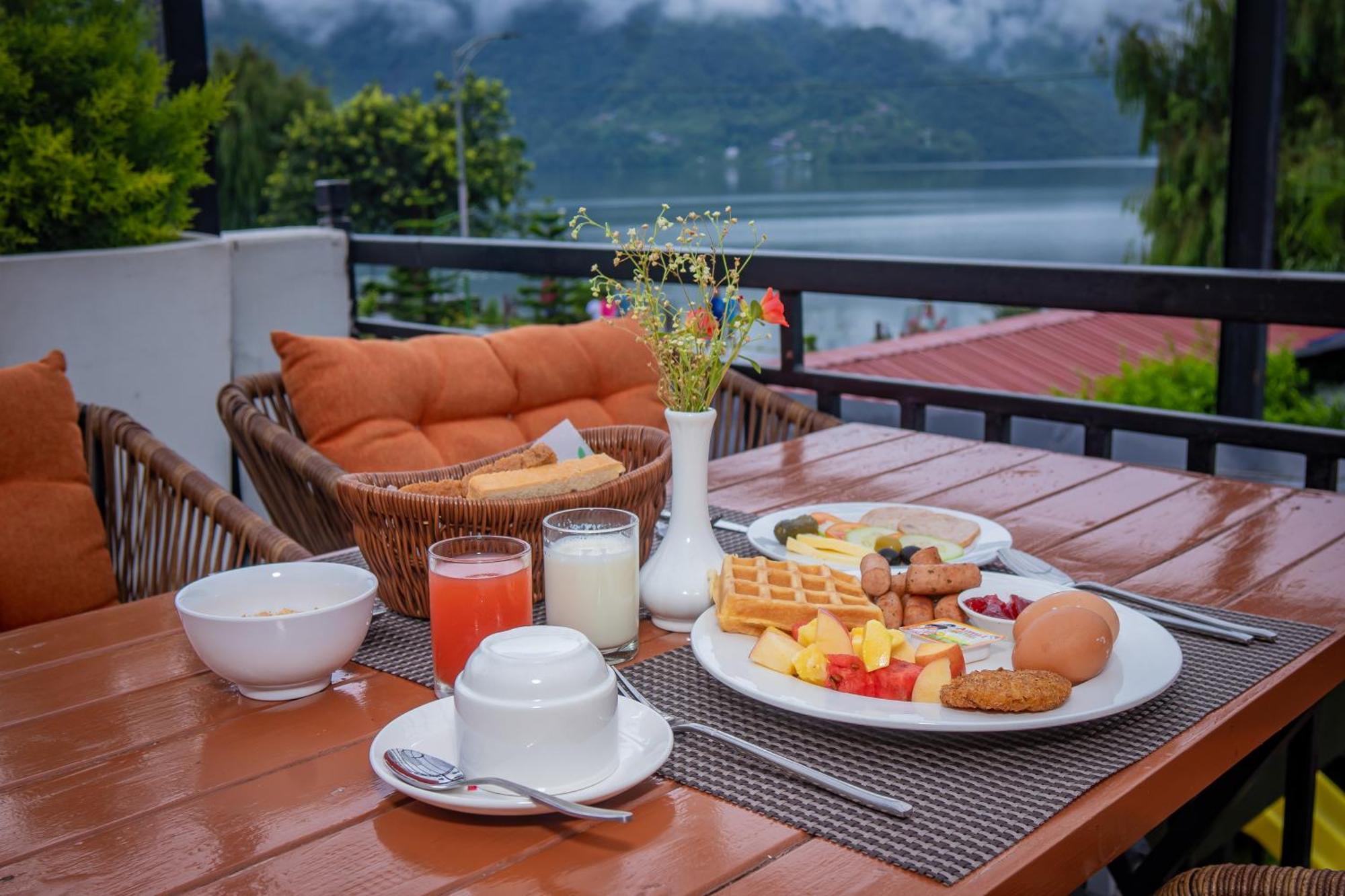 Majestic Lake Front Hotel & Suites Pokhara Eksteriør bilde