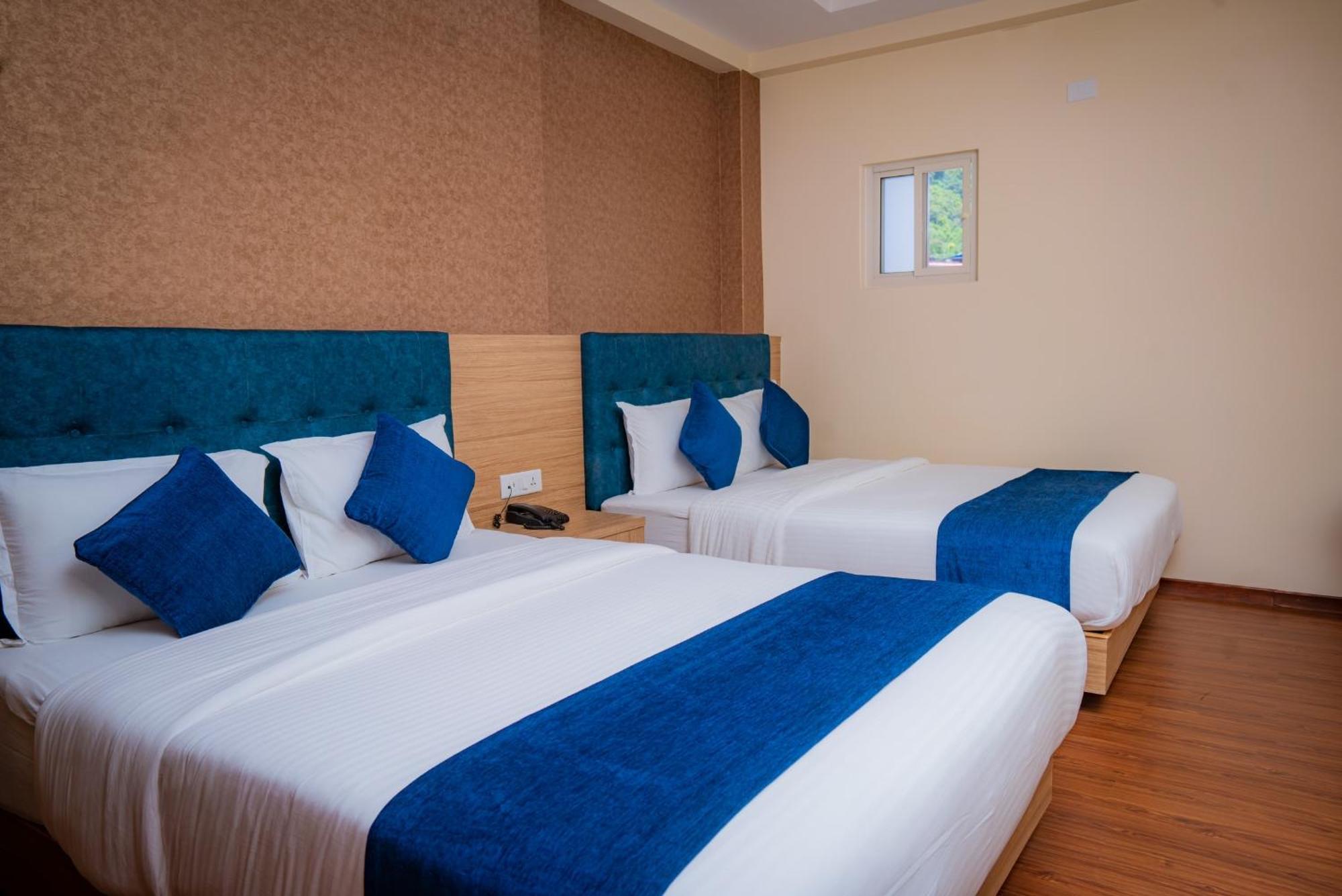Majestic Lake Front Hotel & Suites Pokhara Eksteriør bilde