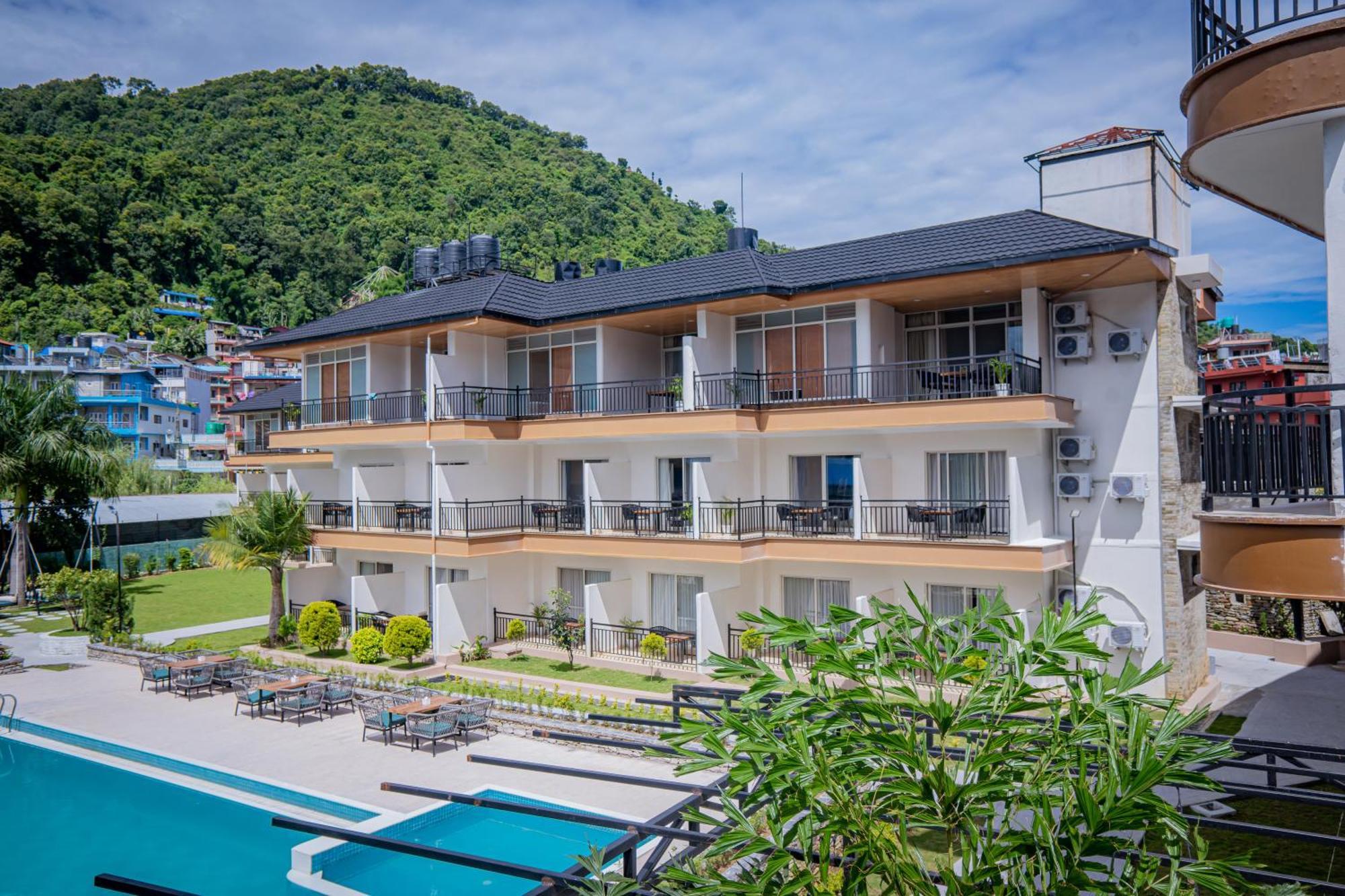 Majestic Lake Front Hotel & Suites Pokhara Eksteriør bilde