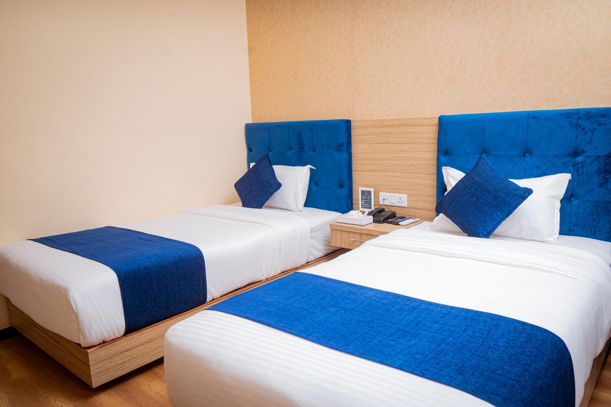 Majestic Lake Front Hotel & Suites Pokhara Eksteriør bilde