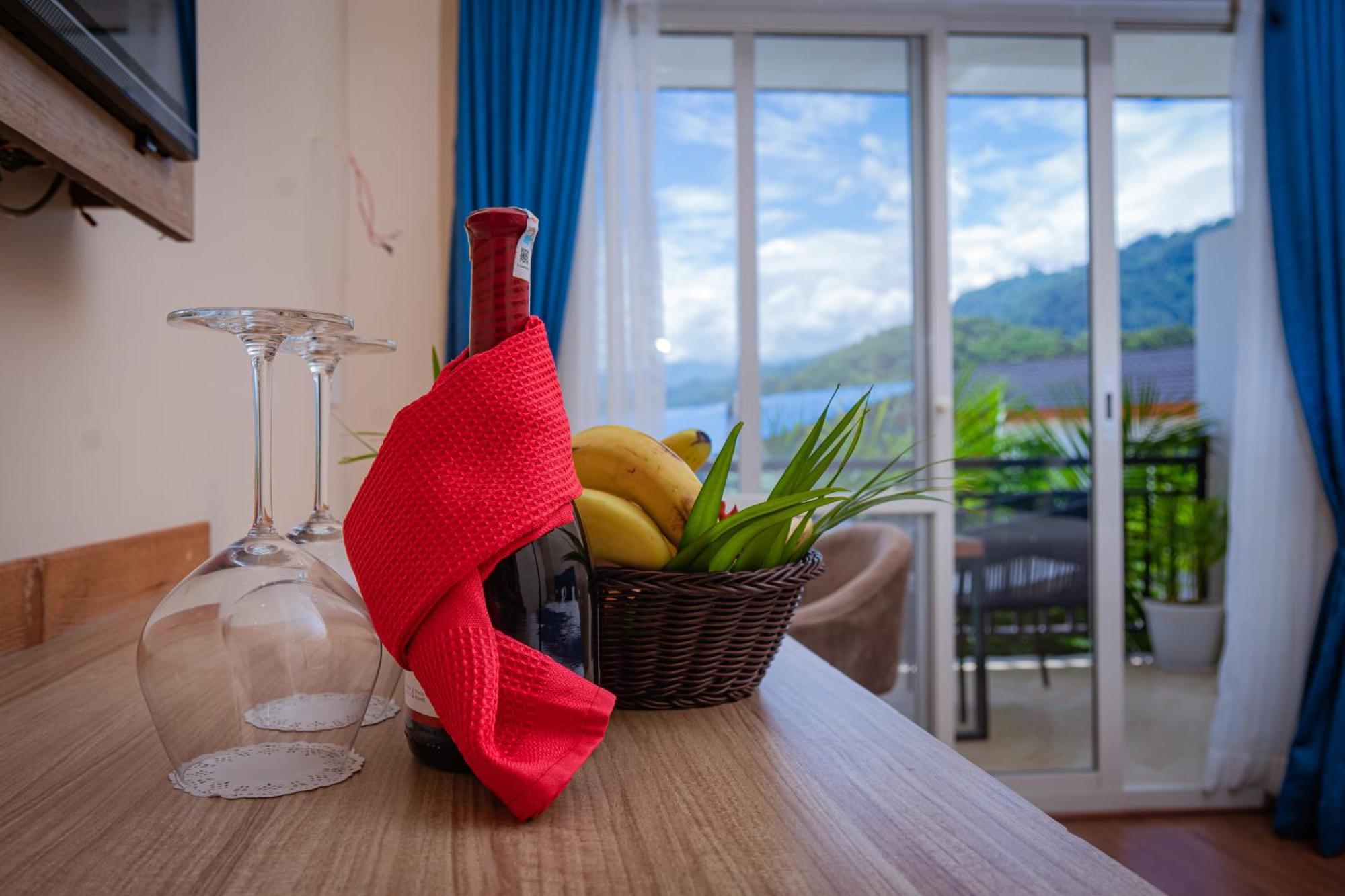 Majestic Lake Front Hotel & Suites Pokhara Eksteriør bilde