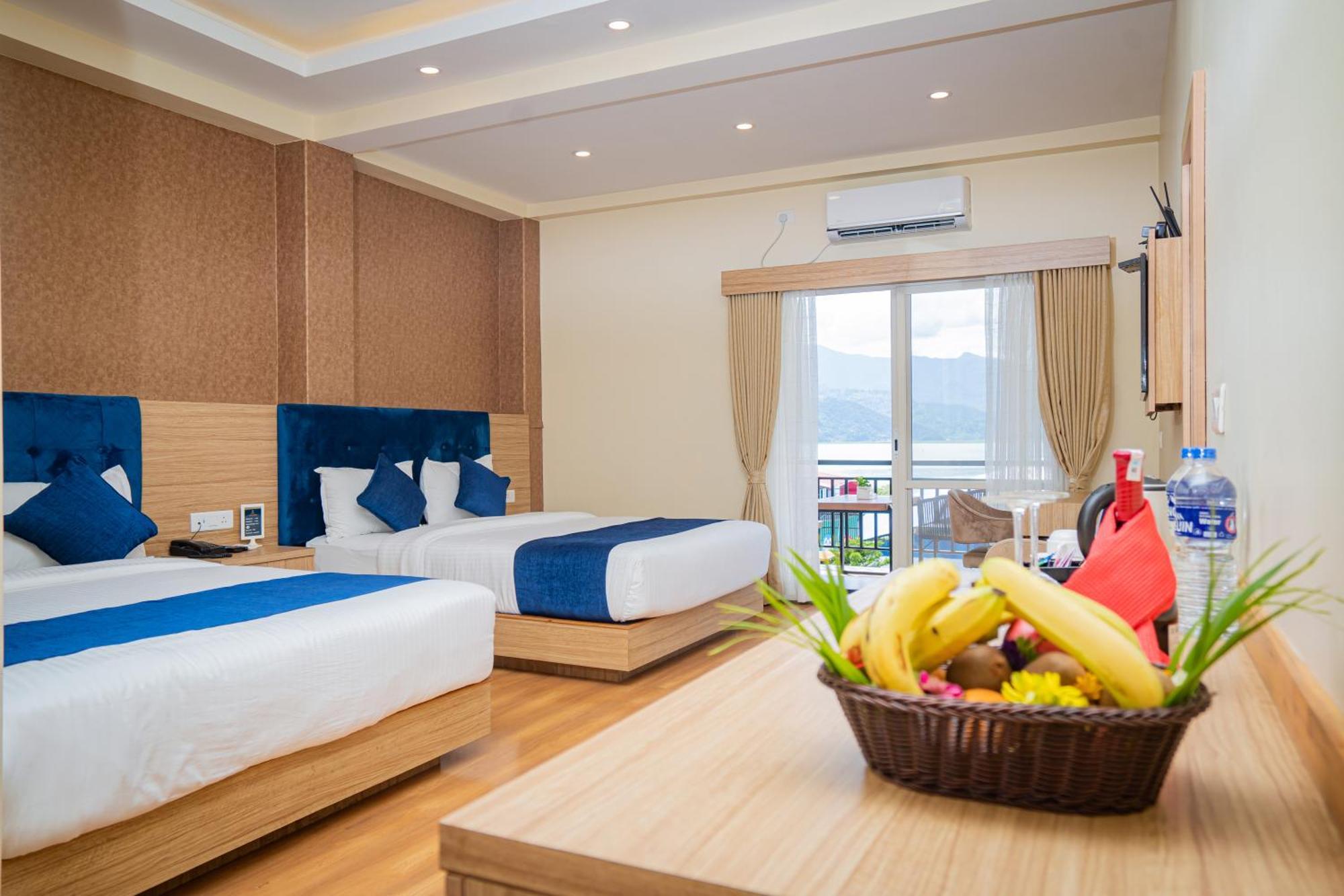 Majestic Lake Front Hotel & Suites Pokhara Eksteriør bilde