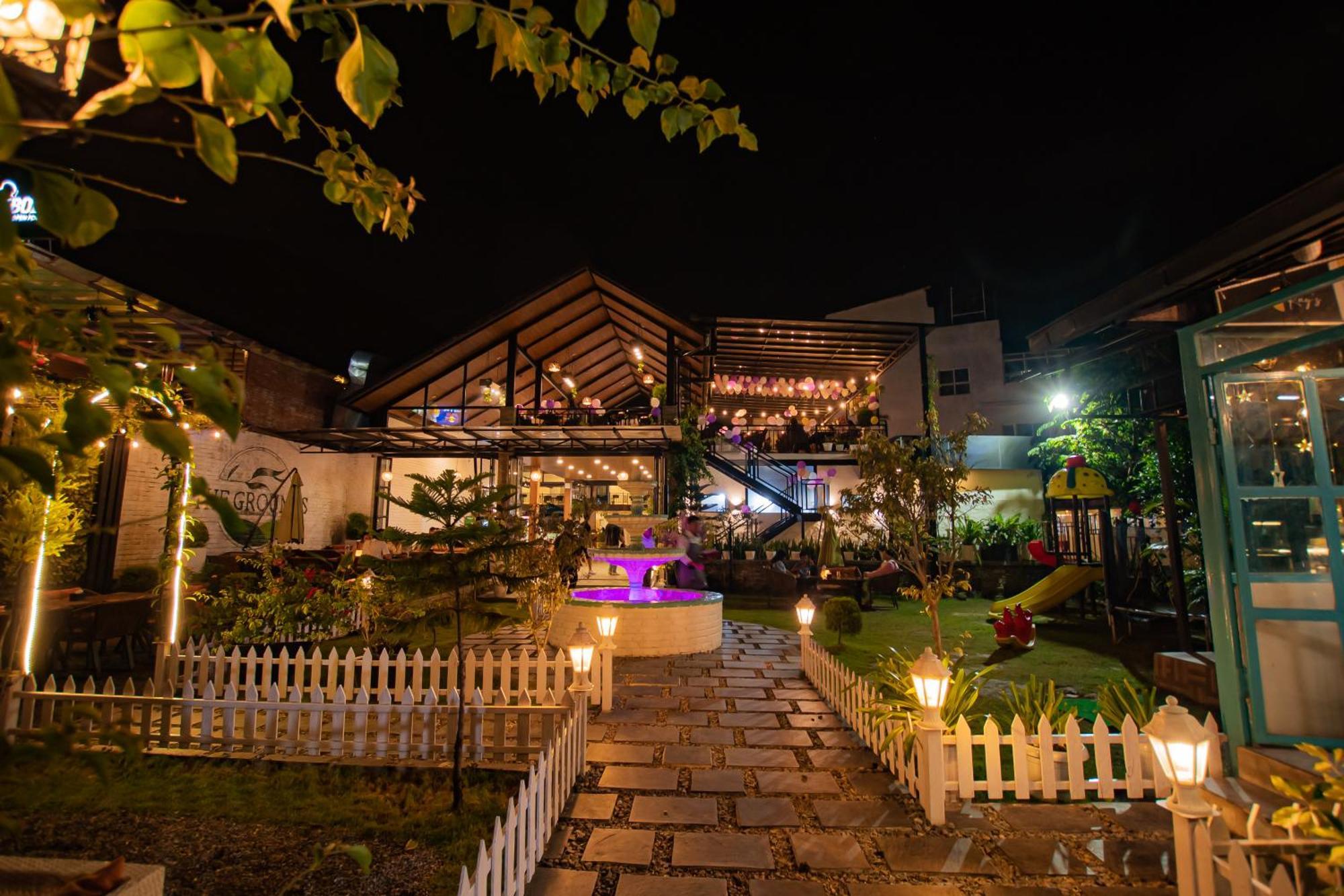 Majestic Lake Front Hotel & Suites Pokhara Eksteriør bilde